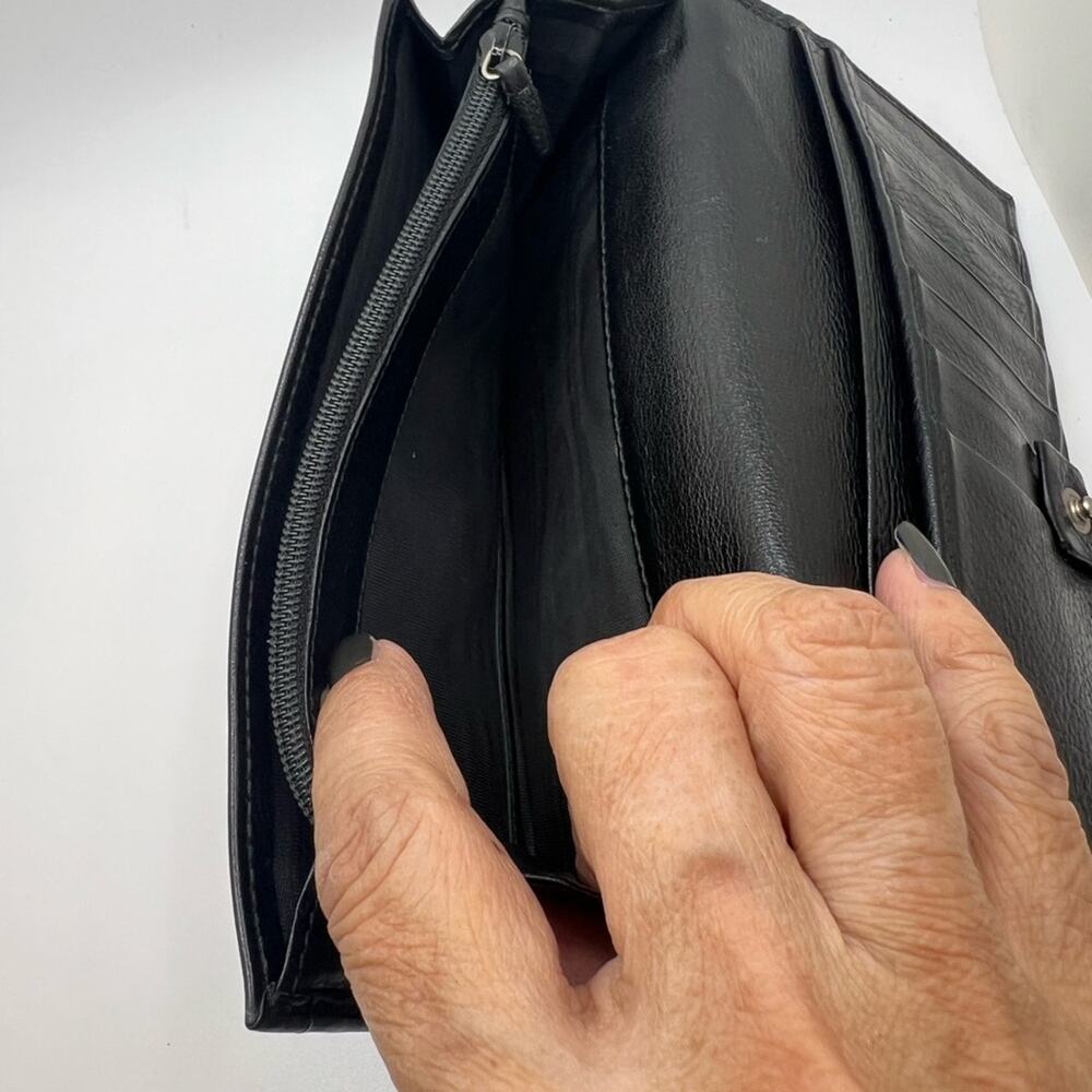 Gucci Black Leather Long Wallet - Picture 4 of 10
